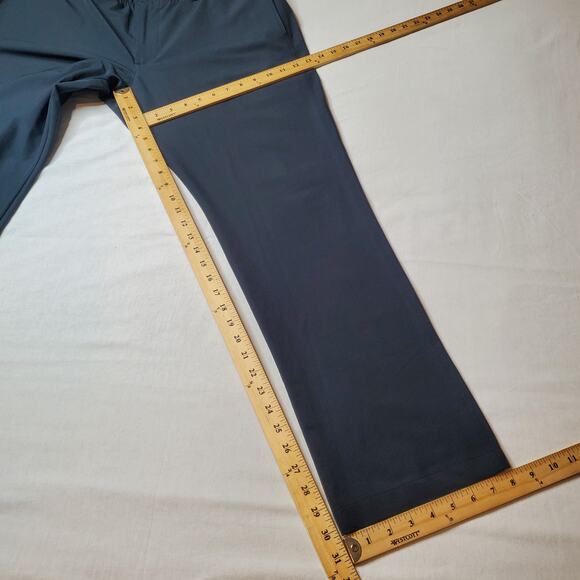 Under Armour Size 36X30 Drive Golf Pants Straight Leg Black 1377300 - Picture 3 of 9